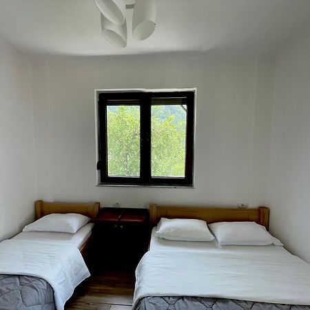 Lazer Cardaku Guesthouse Валбона Екстериор снимка