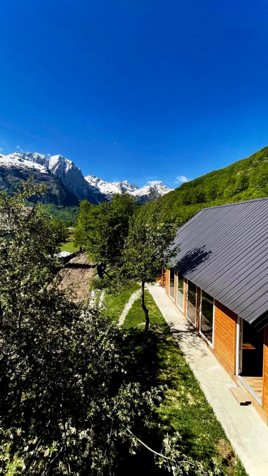Lazer Cardaku Guesthouse Валбона Екстериор снимка