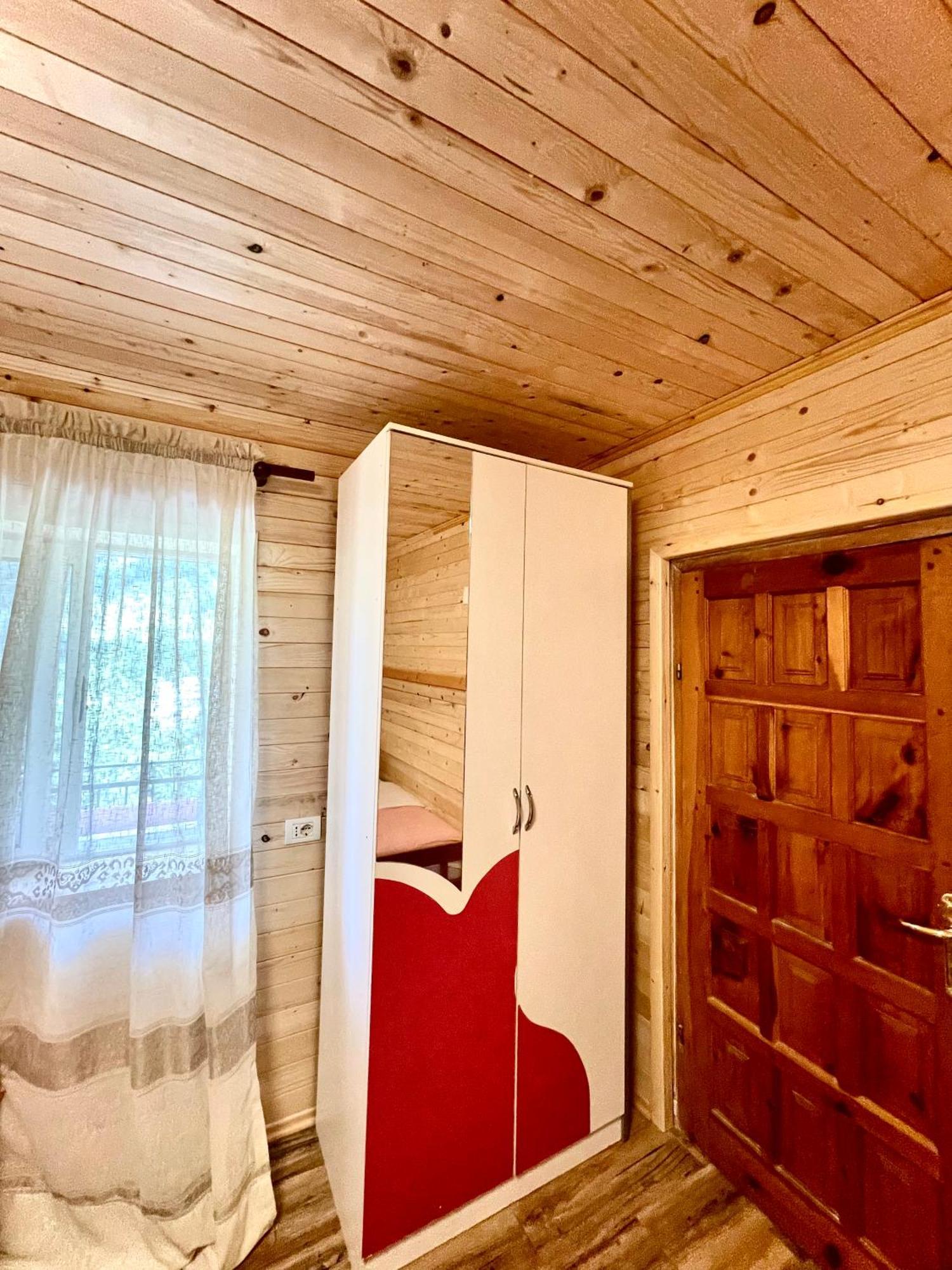 Lazer Cardaku Guesthouse Валбона Екстериор снимка