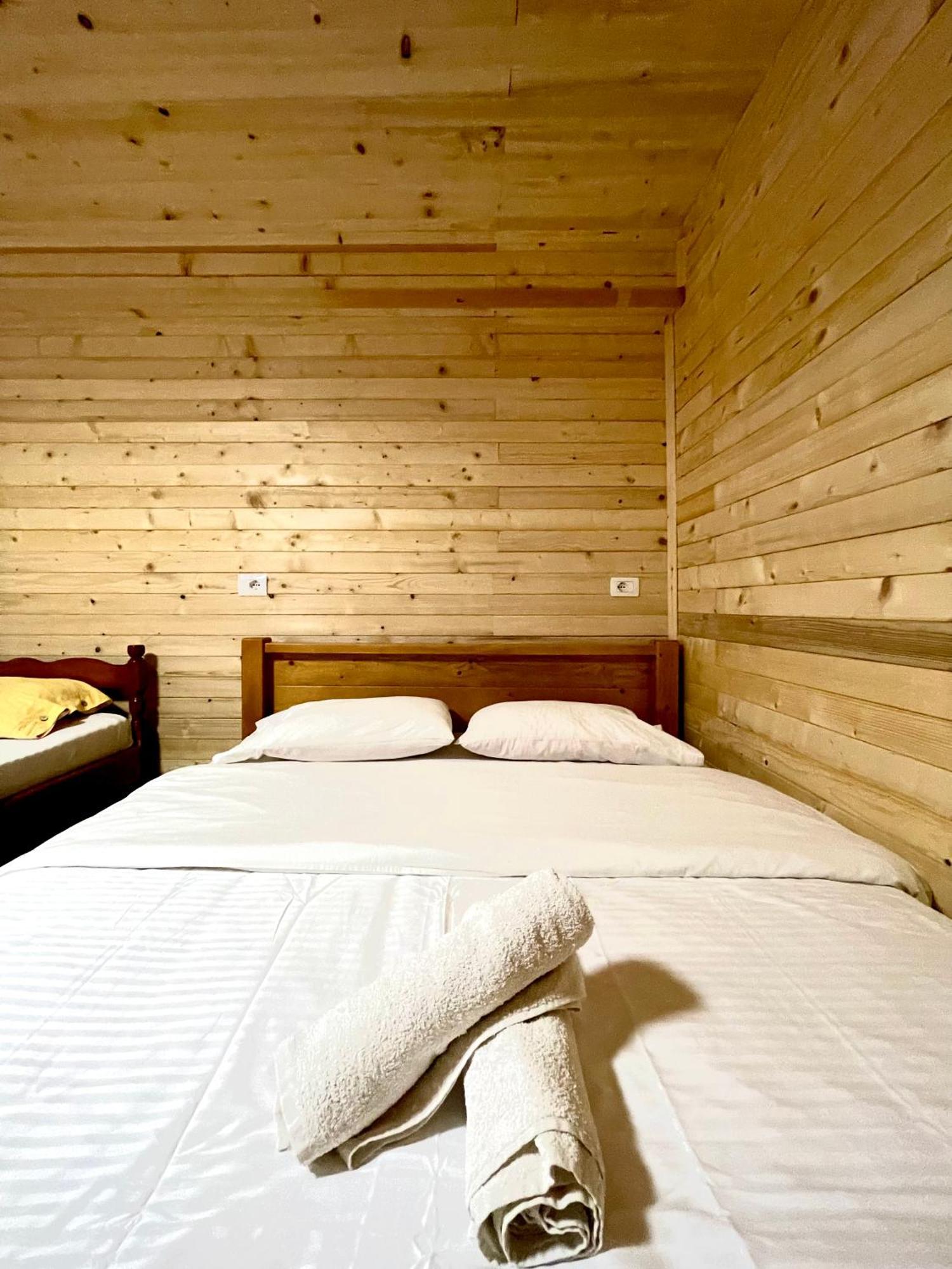 Lazer Cardaku Guesthouse Валбона Екстериор снимка