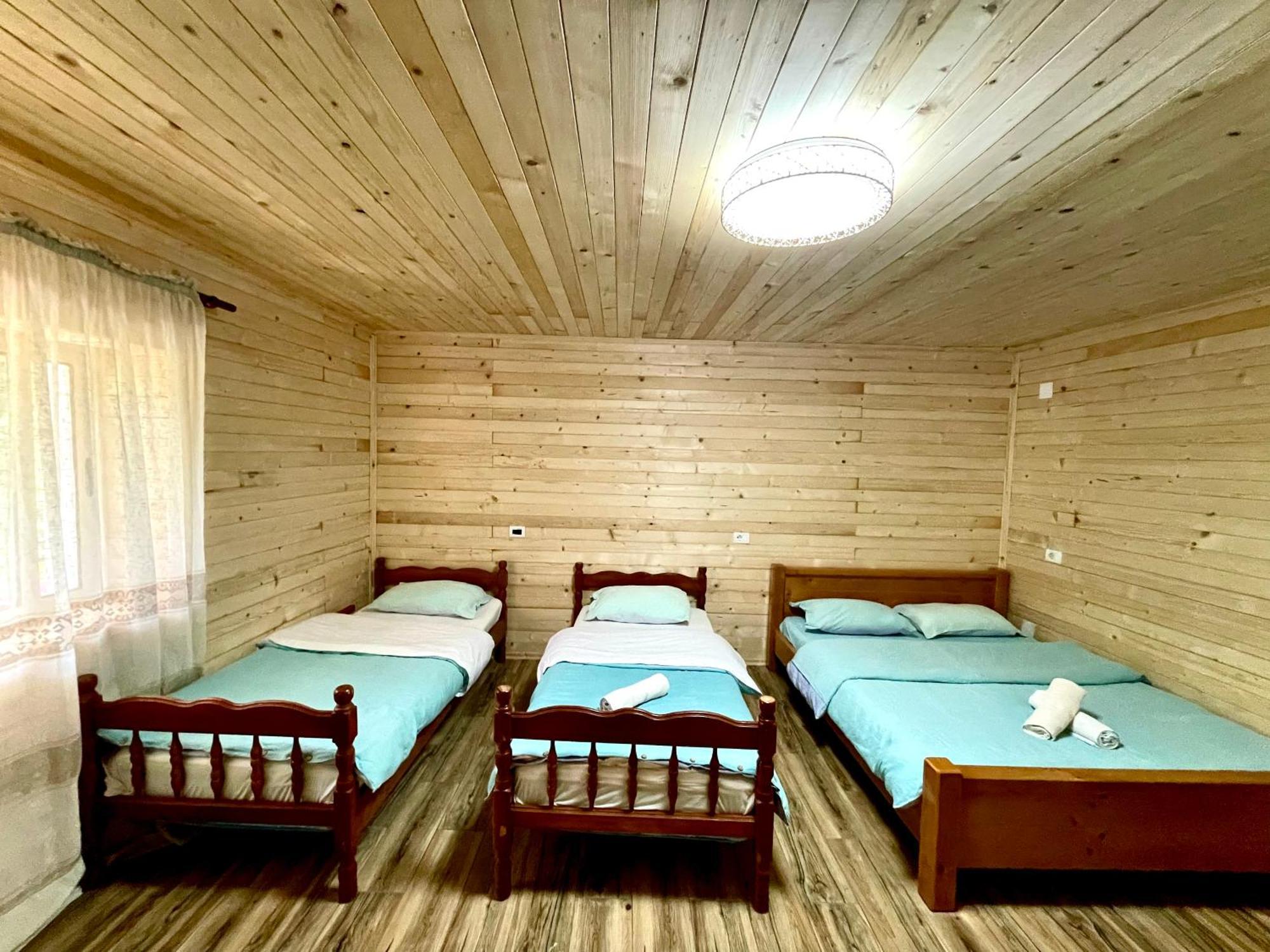 Lazer Cardaku Guesthouse Валбона Екстериор снимка