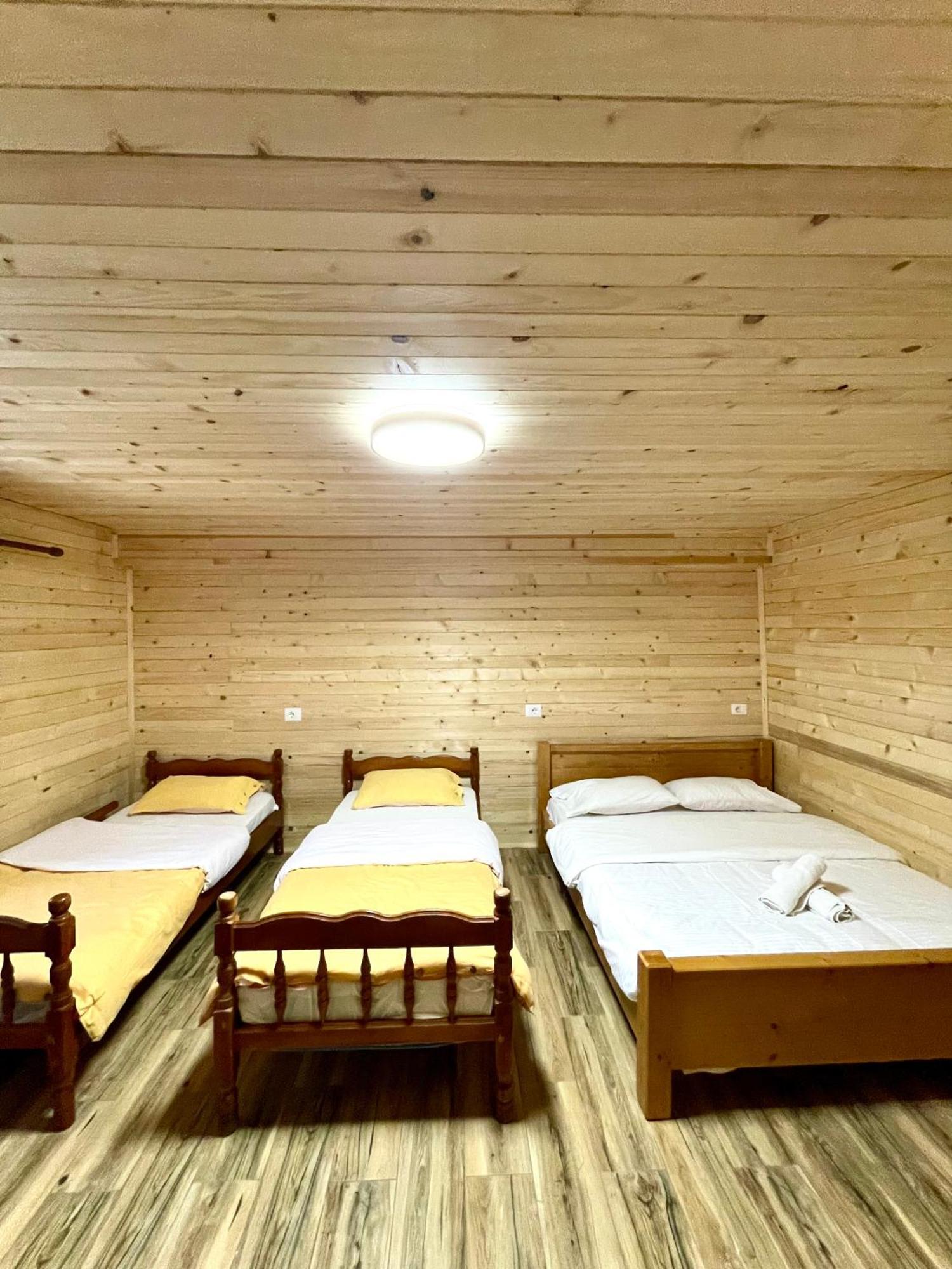 Lazer Cardaku Guesthouse Валбона Екстериор снимка