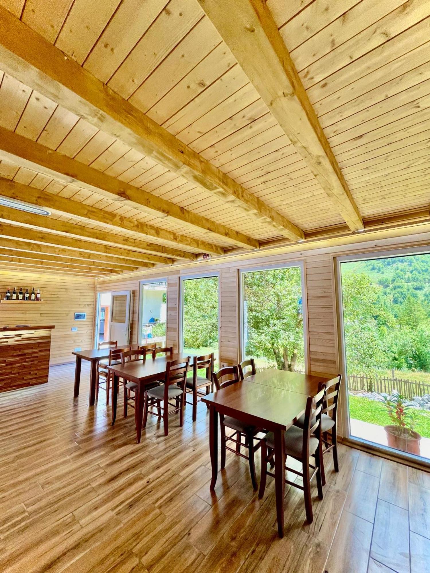 Lazer Cardaku Guesthouse Валбона Екстериор снимка